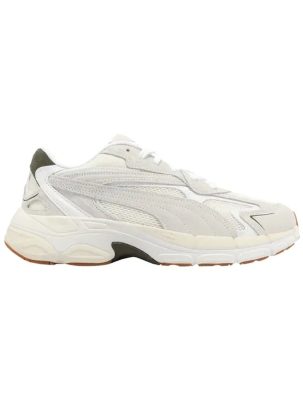 Puma White + Green Sneakers in Size 10